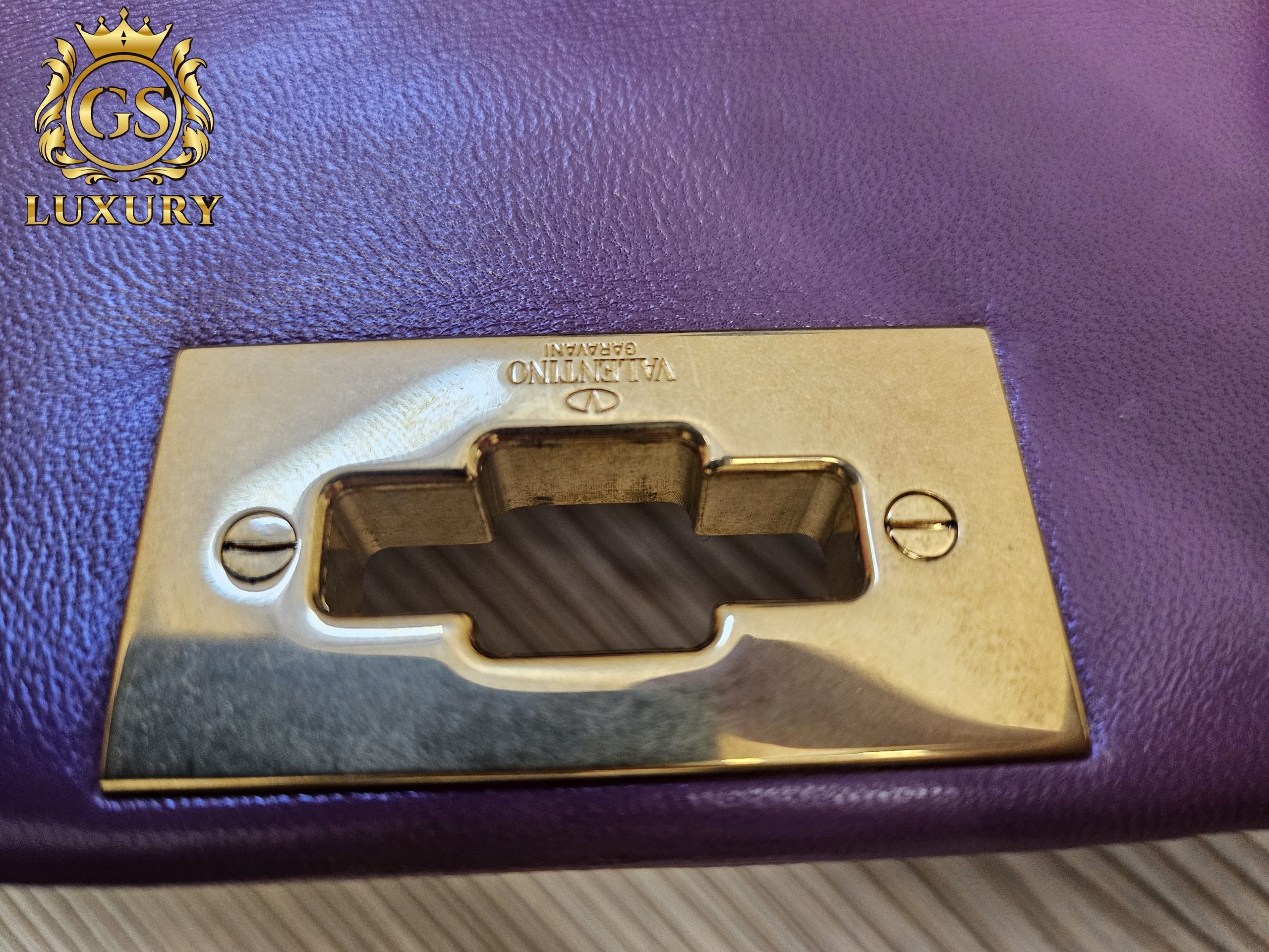 VALENTINO Roman Stud